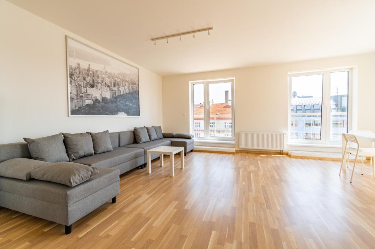 Penthouse # 81 With Panoramic City View In Elite Rezidence With Free Parking Prag Exteriör bild